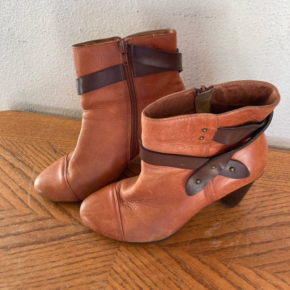 MIZ MOOZ  “Justine” Leather Two Toned Ankle Boots (6.5)